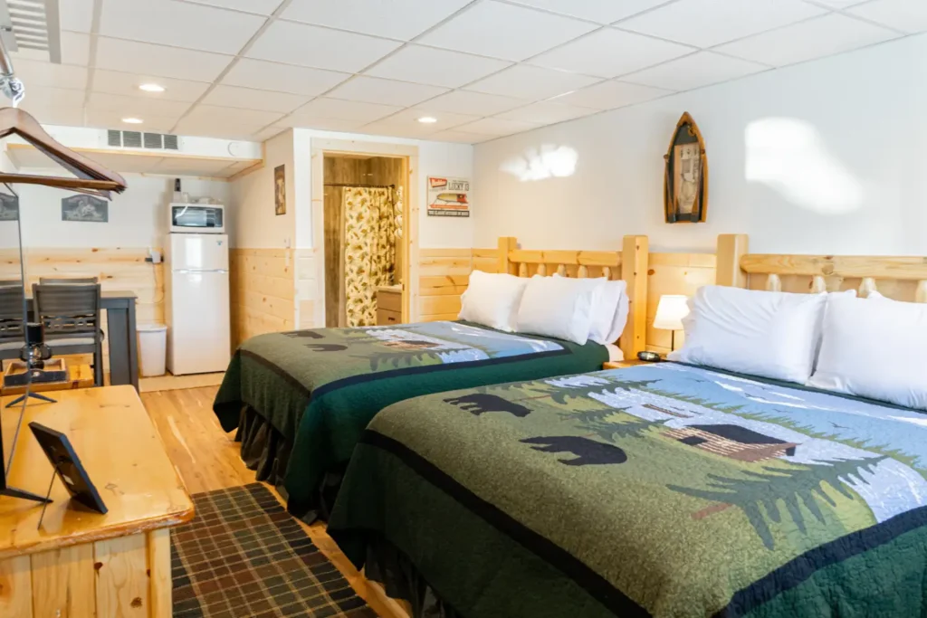 Double queen end room