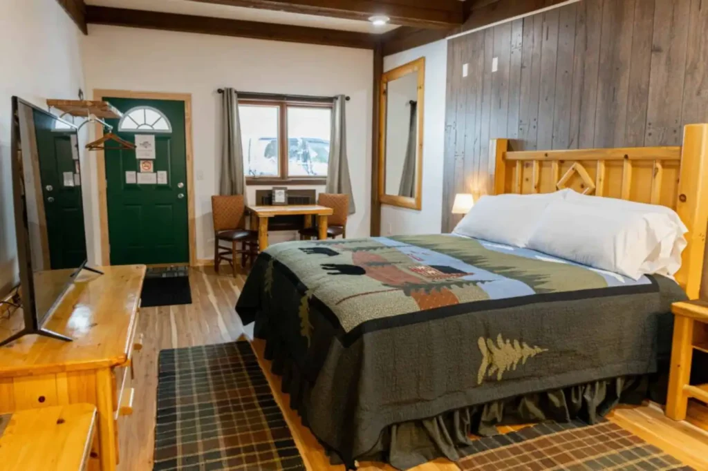 Phelps lake view lodge 4